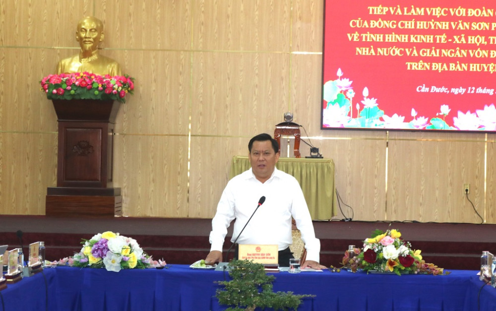 Phó Chủ tịch UBND tỉnh - Huỳnh Văn Sơn làm việc với UBND huyện Cần Đước về tình hình phát triển kinh tế - xã hội