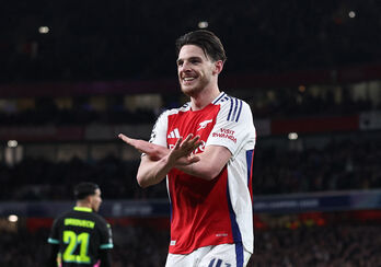 Xác định 4 cặp đấu tứ kết Champions League