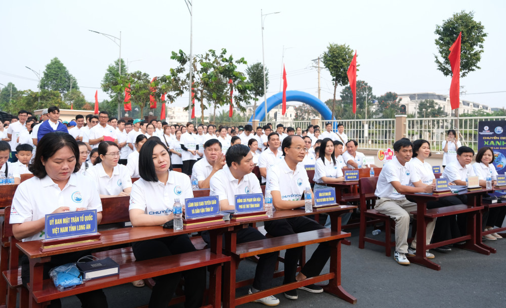 Long An: Phát động hưởng ứng Giờ Trái đất năm 2025 và giải chạy ‘Chuyển dịch xanh – Tương lai xanh’