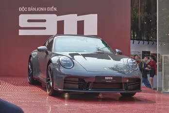 Porsche 911 chốt giá 8,87 tỉ đồng, có bản hybrid mạnh như siêu xe