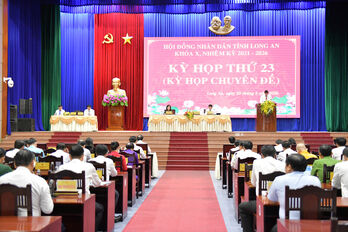 Long An Provincial People's Council passes 8 Resolutions