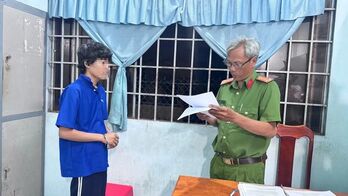 Bắt khẩn cấp thiếu niên sát hại 2 mẹ con ở Vĩnh Long