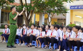 Ngăn chặn tội phạm trong học đường