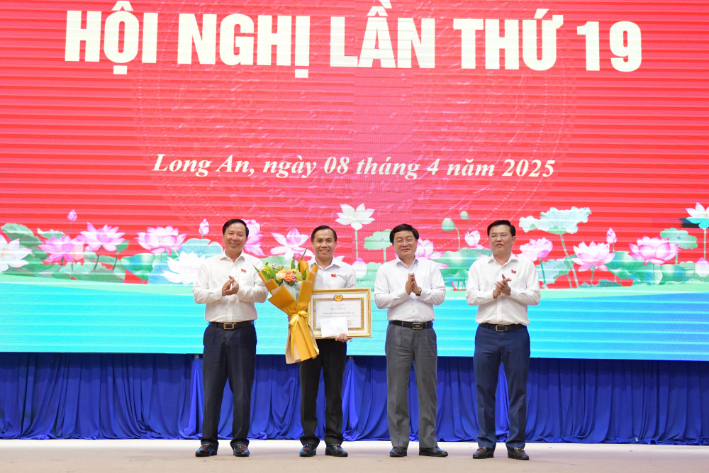 Tập trung thực hiện các nhiệm vụ trong quí II gắn với sắp xếp, tinh gọn bộ máy