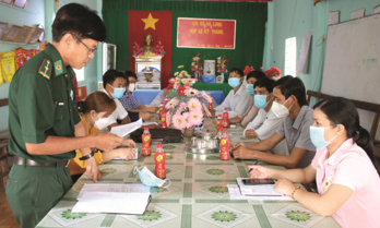 98 đảng viên đồn biên phòng sinh hoạt tại chi bộ ấp của các xã biên giới