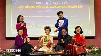 Dong Ho folk paintings, Quan ho singing introduced in Paris