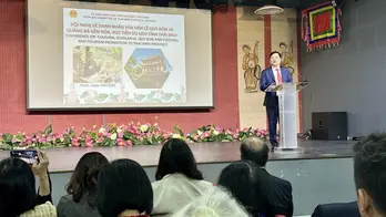 Thai Binh introduces scholar Le Quy Don, local culture in France