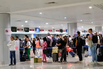 Thủ tướng yêu cầu tháng 4 phải trình chính sách mở visa