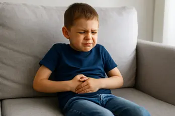 Bác sĩ chỉ ra dấu hiệu nhận biết khi trẻ không may uống phải sữa giả