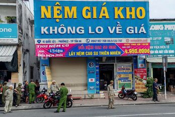 Thiếu nữ tử vong trong cửa hàng ven Quốc lộ 1