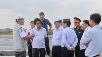Inspecting preparation work for projects to celebrate the 50th anniversary of the Liberation of the South and National Reunification