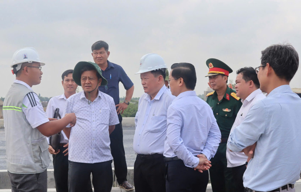 Khởi công các công trình, dự án mang tầm vóc mới