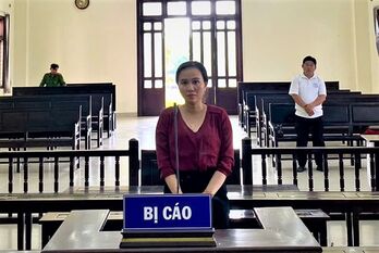 Tuyên phạt kế toán Trung tâm Y tế huyện Đức Hòa 2 năm 6 tháng tù vì chiếm đoạt gần 100 triệu đồng