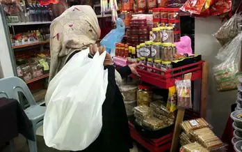 Malaysia bans single-use plastic bags at public sites