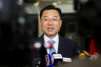 Đại sứ Trung Quốc tại Mỹ kêu gọi hòa bình, nhưng cảnh báo sẵn sàng trả đũa