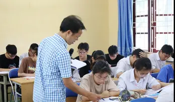 Từ hôm nay, giáo viên không còn phải kiêm nhiệm quá nhiều việc