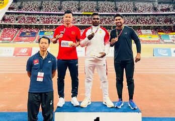 Hoài Văn giành Huy chương Bạc tại Giải điền kinh Singapore mở rộng