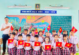 Yêu quê hương qua từng nét phấn vẽ
