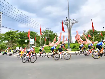 Hơn 100 VĐV tranh tài giải đua xe đạp phong trào Ninh Thuận mở rộng 2025