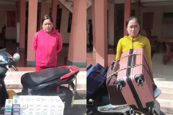 Giả dạng thợ trang điểm, dùng vali vận chuyển thuốc lá lậu