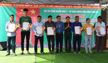 Người trẻ giữ đất biên cương