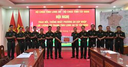 Bộ CHQS tỉnh Long An và Tây Ninh thống nhất phương án sáp nhập đơn vị
