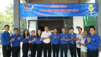 Bàn giao Nhà tình bạn cho đoàn viên có hoàn cảnh khó khăn