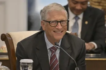 Ông Bill Gates đẩy nhanh kế hoạch chia 200 tỉ USD cho người nghèo
