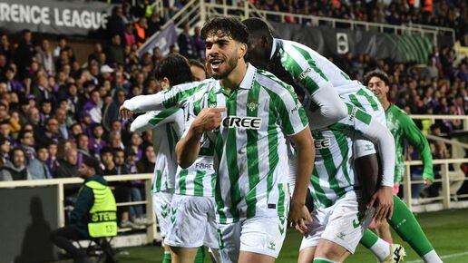 Antony tỏa sáng giúp Real Betis gặp Chelsea ở chung kết Conference League