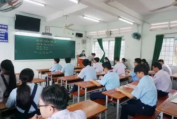 Giảm mức kỷ luật học sinh: Chỉ viết kiểm điểm có đủ tính răn đe?