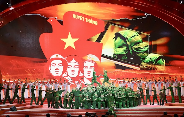 Vệt nắng xuyên Việt: Đêm pháo hoa kỷ niệm Ngày Giải phóng Đà Nẵng (Bài 1)