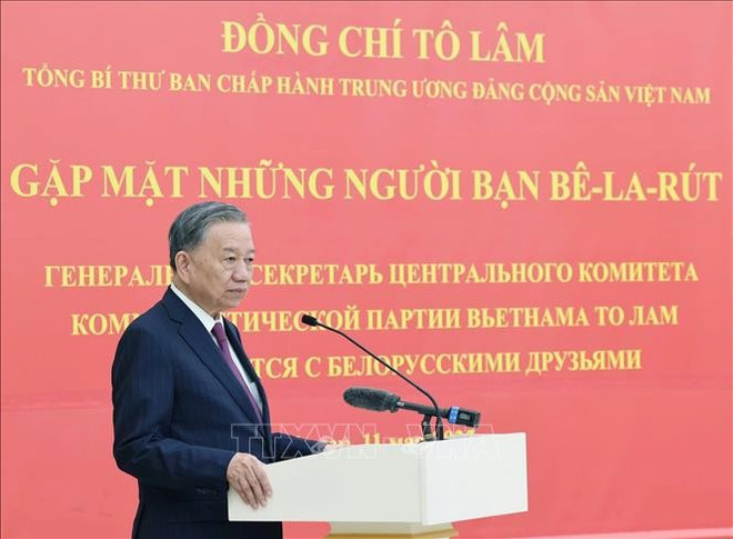 Party chief calls for closer friendship between Vietnam, Belarus