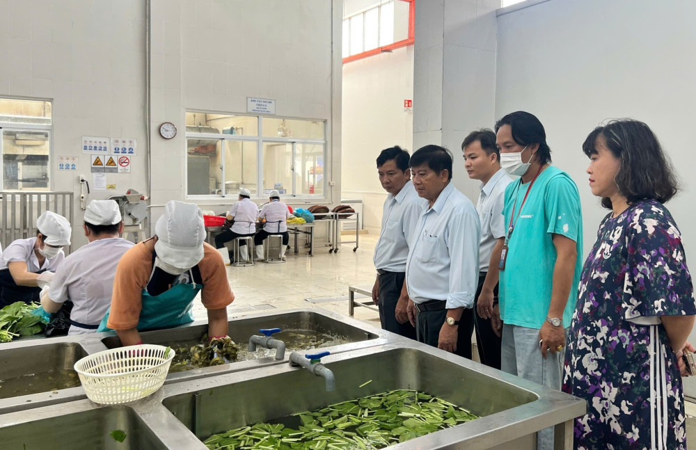 Siết chặt quản lý từ bếp ăn tập thể đến hàng quán vỉa hè