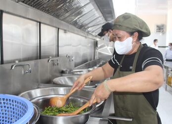 Siết chặt quản lý từ bếp ăn tập thể đến hàng quán vỉa hè