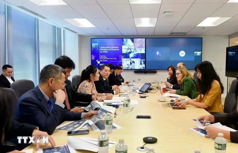 Vietnam, US promote cooperation in AI, semiconductor