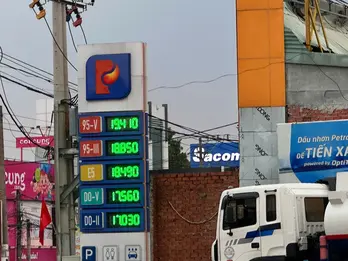 Giá xăng dầu hôm nay 14/5: Xăng trong nước tăng bao nhiêu đồng một lít?