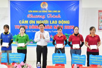 Trao 60 phần quà “Cảm ơn người lao động” tại Công ty Tainan Enterprises