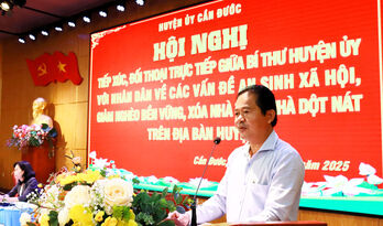 Lãnh đạo huyện Cần Đước đối thoại với nhân dân về các vấn đề an sinh xã hội