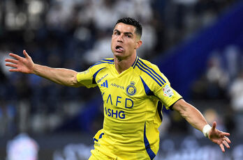 Ronaldo tiếp tục đứng đầu làng thể thao về khả năng kiếm tiền