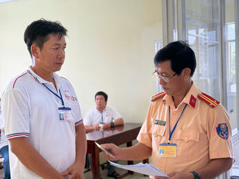 Long An: Cảnh sát giao thông bắt đầu sát hạch giấy phép lái xe ôtô