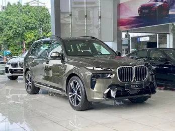 BMW X7 giảm hàng trăm triệu, đủ mua Toyota Corolla Cross