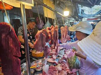Giá heo hơi hôm nay 17/5: Nhiều điều bất thường