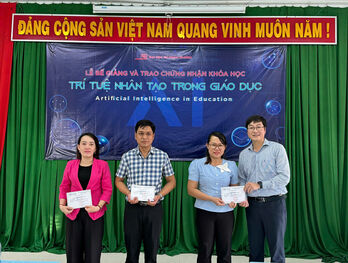 Bế giảng khóa học 'Ứng dụng trí tuệ nhân tạo trong giáo dục'
