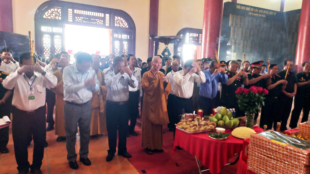 Long Khốt những ngày tháng 5