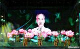 Chương trình nghệ thuật đặc biệt 'Người là niềm tin tất thắng' khép lại Lễ hội Làng Sen 2025