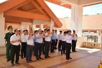 Bí thư Tỉnh ủy dâng hương tại Khu di tích lịch sử Cách mạng tỉnh