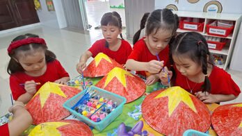 Những bài học đầu đời về Bác