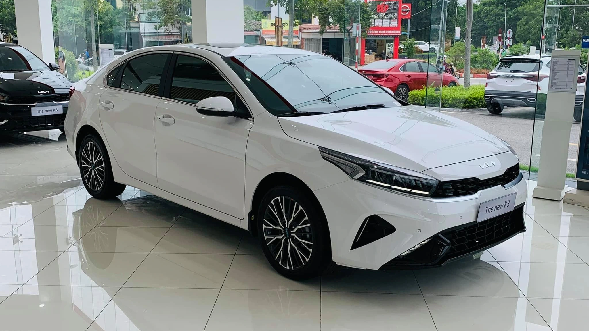 Sedan hạng C dưới 900 triệu: Doanh số chưa tới 500 chiếc, Mazda3 bán chạy nhất
