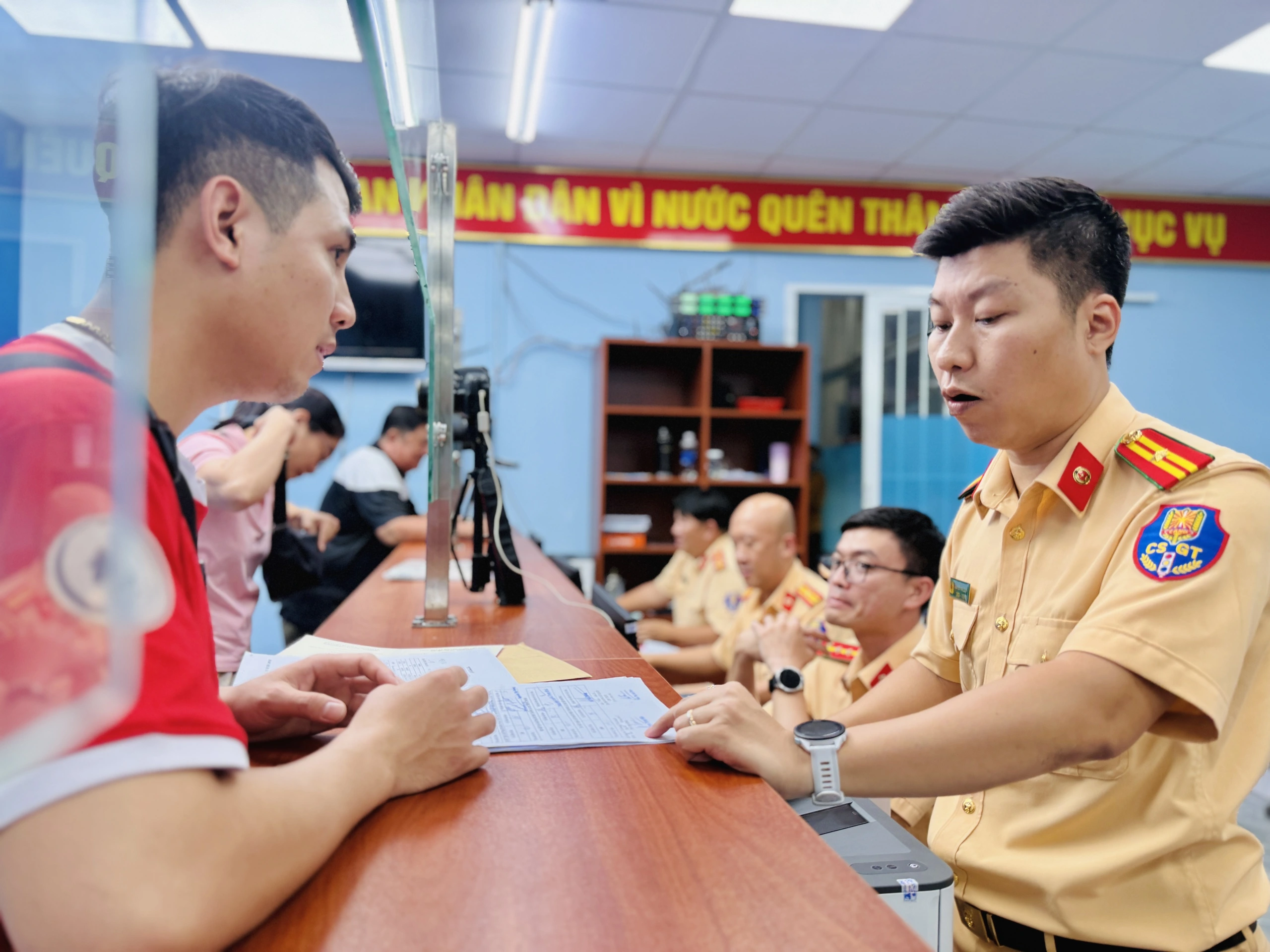 Nếu không nộp phạt vi phạm giao thông, chuyện gì xảy ra?