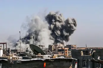 Quân đội Israel không kích nhóm vũ trang gần xe viện trợ ở Dải Gaza